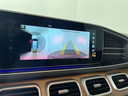 Used 2022 Mercedes-Benz GLS 450 4MATIC image 26