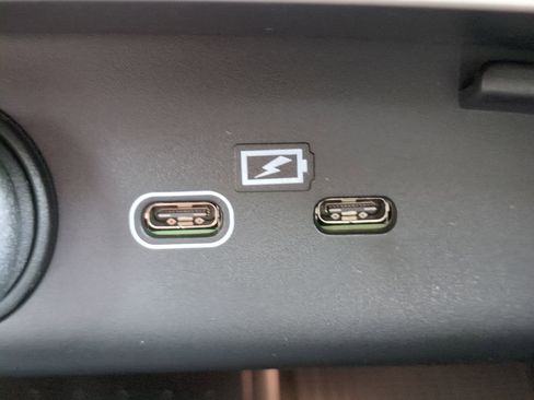 New 2025 Volvo XC40 B5 Plus w/ Protection Package Premier image 21