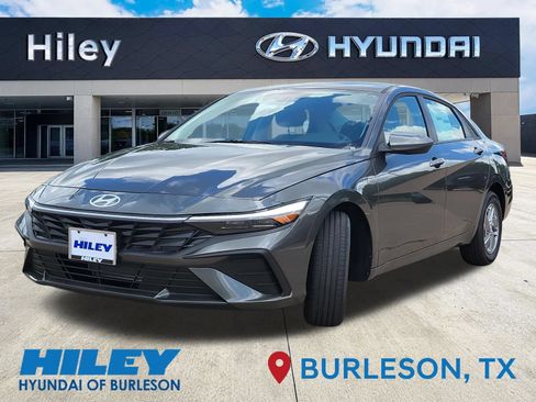 New 2026 Hyundai Elantra SE FWD image 2