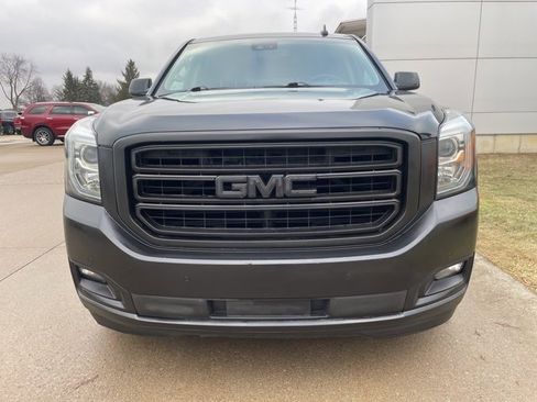 Used 2018 GMC Yukon XL SLT image 2