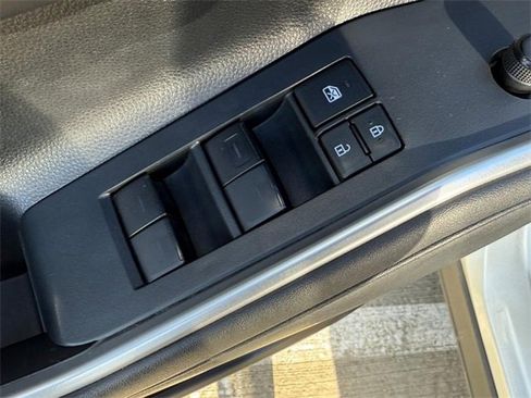 Used 2022 Toyota Highlander XLE image 15