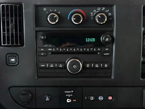 Used 2016 Chevrolet Express 2500 LS RWD image 35