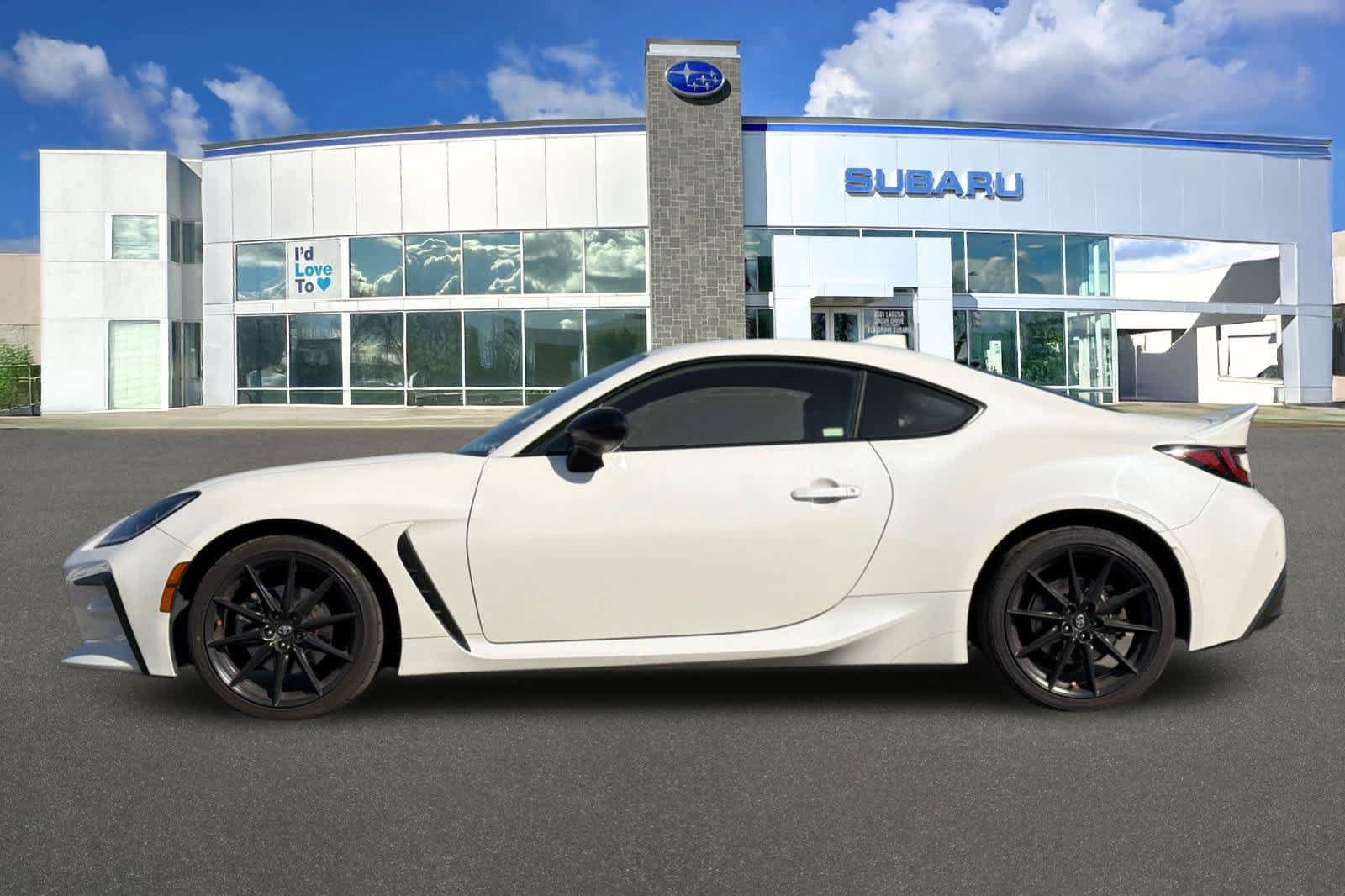 Used 2024 Toyota GR86 Premium RWD image 8