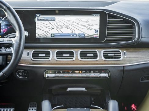 Certified 2025 Mercedes-Benz GLS 450 4MATIC image 22