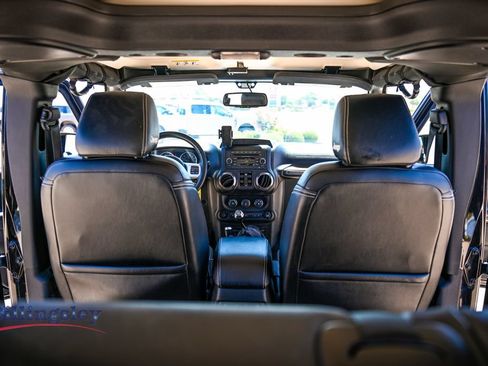 Used 2017 Jeep Wrangler Unlimited Sport AWD/4WD image 16