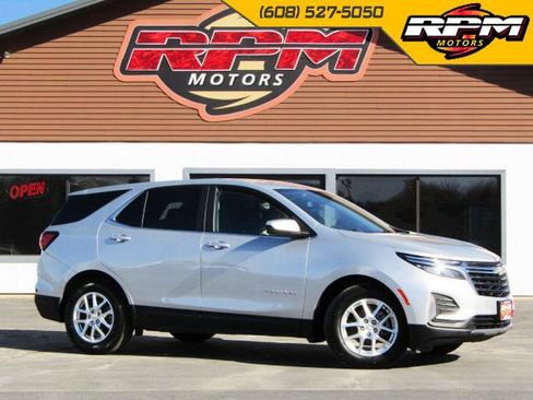 Used 2022 Chevrolet Equinox LT w/ Driver Convenience Package image 1