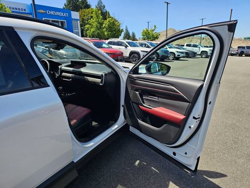 Certified 2025 MAZDA CX-50 AWD 2.5 Hybrid w/ Premium Pkg image 29