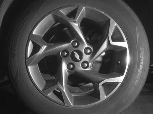 Used 2025 Chevrolet Trax LT FWD image 11