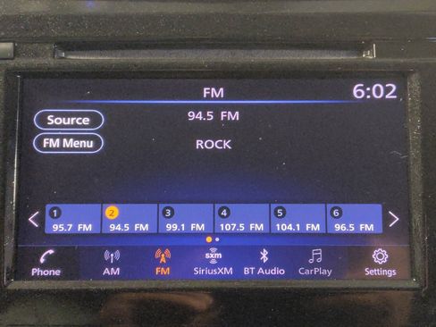 Used 2018 Nissan Rogue SV FWD image 25
