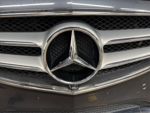 Used 2015 Mercedes-Benz E 400 4MATIC Sedan w/ Parking Assist Package image 46