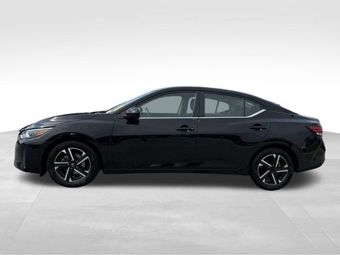 Used 2024 Nissan Sentra SV FWD image 2