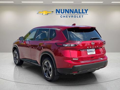 Used 2025 Nissan Rogue SV AWD/4WD image 3