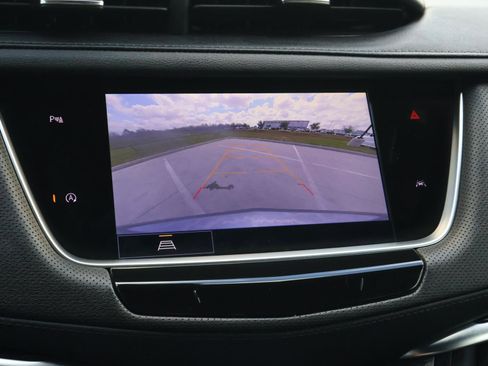 Used 2024 Cadillac XT6 Luxury image 32