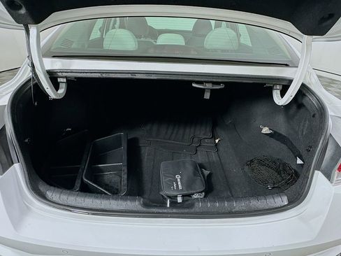 Used 2023 Hyundai Elantra Limited w/ Preferred Accessory Package FWD image 26