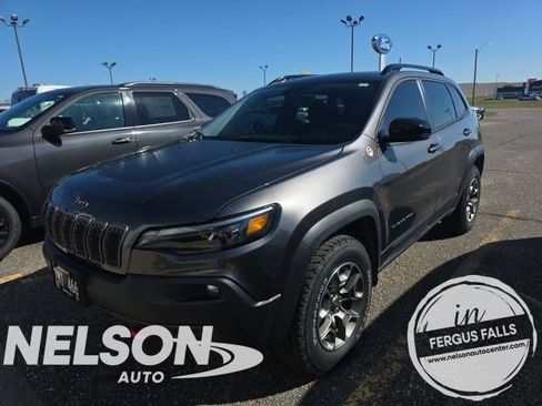 Used 2022 Jeep Cherokee Trailhawk w/ Trailer Tow Group AWD/4WD image 1