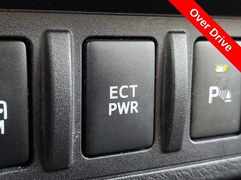 Used 2019 Toyota Tacoma TRD Off-Road w/ Technology Package AWD/4WD image 19