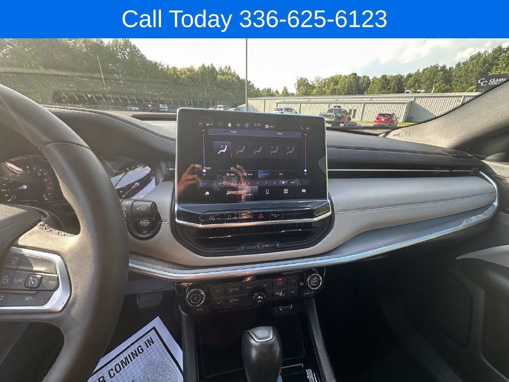 Used 2025 Jeep Compass Limited AWD/4WD image 21