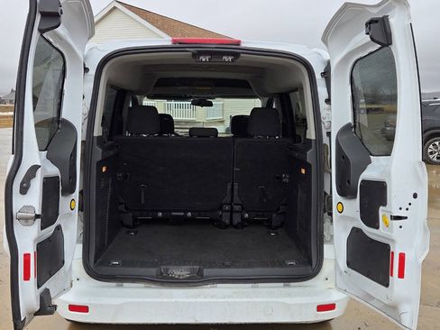 Used 2014 Ford Transit Connect XLT image 5