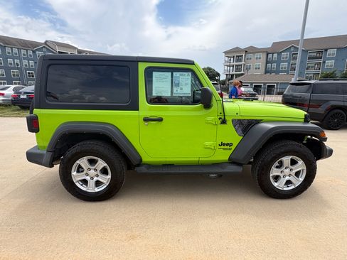 Used 2021 Jeep Wrangler Sport AWD/4WD image 9