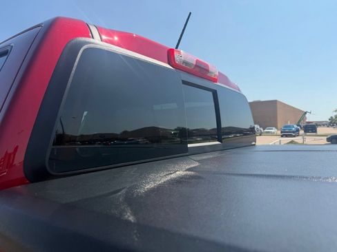 Used 2022 GMC Canyon Denali RWD image 18