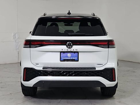 New 2026 Volkswagen Tiguan SE R-Line AWD/4WD image 5