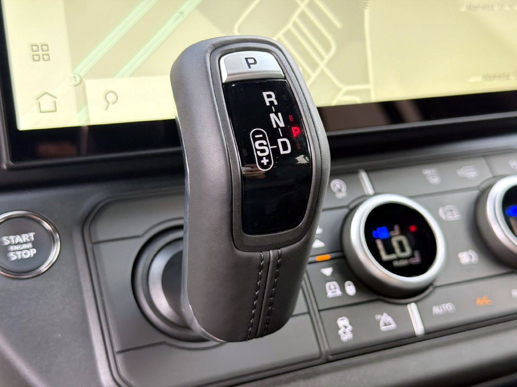 New 2026 Land Rover Defender 110 X-Dynamic SE AWD/4WD image 26