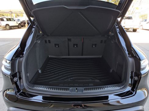 New 2026 Porsche Macan AWD/4WD image 23