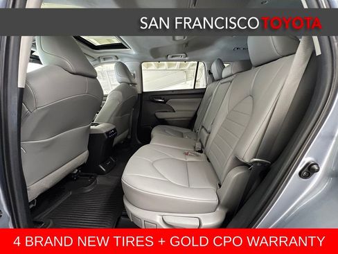 Certified 2021 Toyota Highlander XLE AWD/4WD image 15