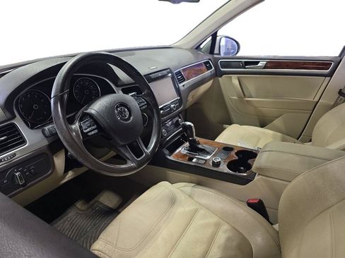 Used 2013 Volkswagen Touareg VR6 AWD/4WD image 4