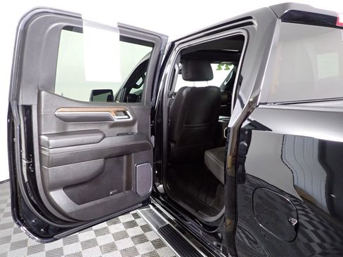 Used 2022 Chevrolet Silverado 1500 High Country AWD/4WD image 31