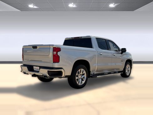 Used 2021 Chevrolet Silverado 1500 LTZ w/ Z71 Off-Road Package AWD/4WD image 9