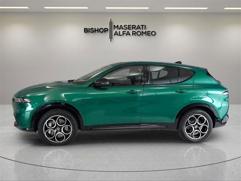 New 2025 Alfa Romeo Tonale w/ Premium Package image 4
