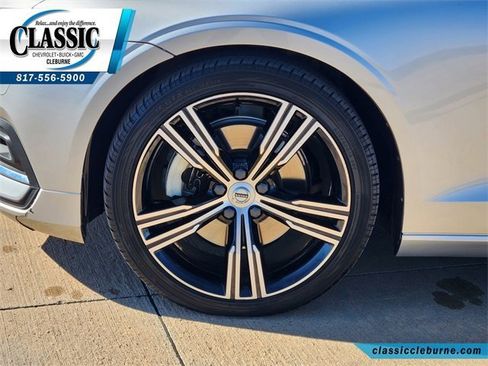 Used 2022 Volvo S60 B5 Inscription w/ Climate Package image 12