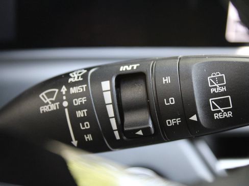 Certified 2025 Kia Seltos S AWD/4WD image 28