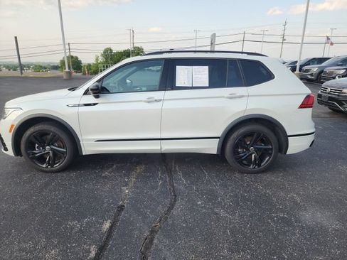 Certified 2023 Volkswagen Tiguan SE R-Line AWD/4WD image 36