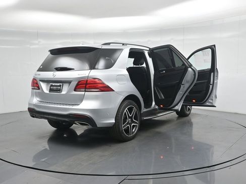Used 2019 Mercedes-Benz GLE 400 4MATIC image 4