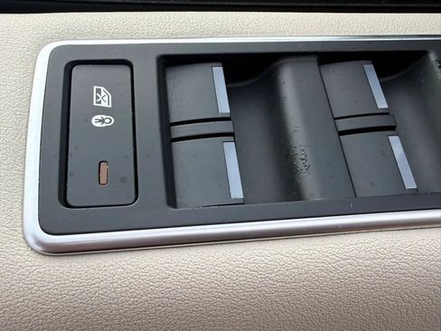 Used 2017 Land Rover Range Rover Supercharged AWD/4WD image 43