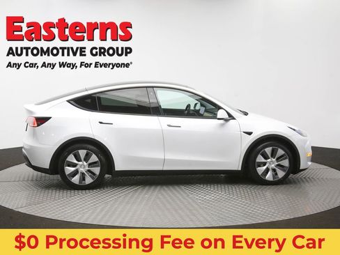 Used 2022 Tesla Model Y Long Range AWD/4WD image 39
