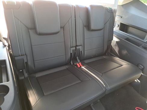 Used 2022 Volkswagen Atlas SEL R-Line image 12