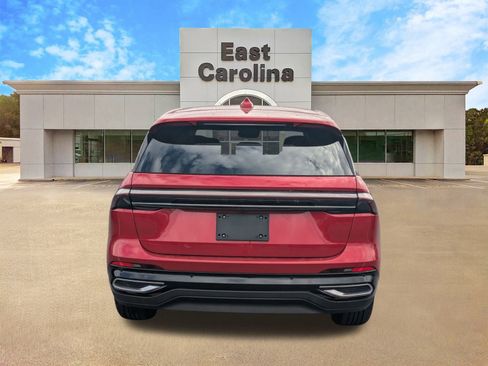 Used 2025 Lincoln Nautilus Premier w/ Equipment Group 102A image 4