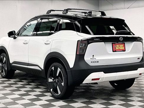 New 2026 Nissan Kicks SR w/ Cold Weather Package FWD image 4