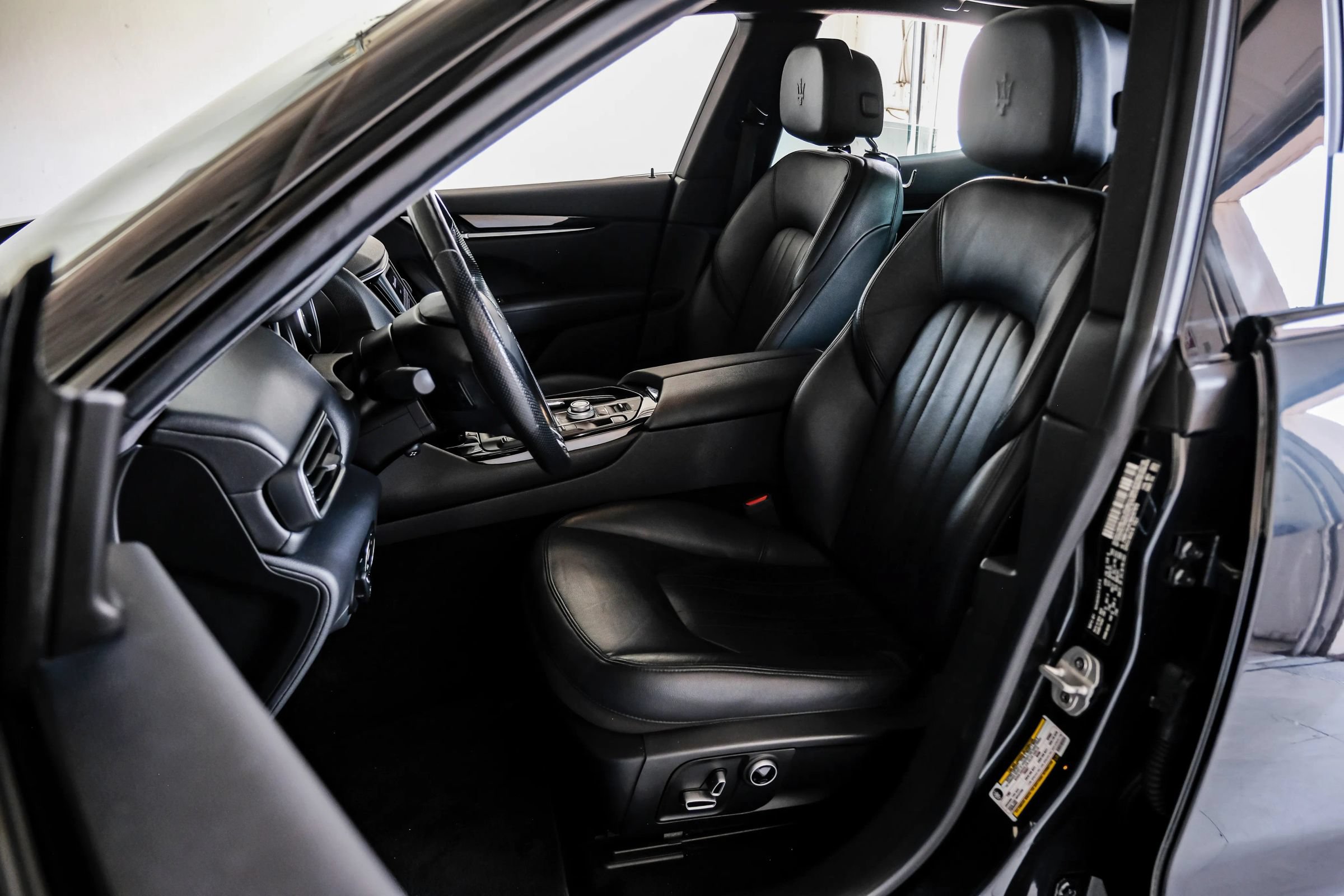 Used 2021 Maserati Levante AWD/4WD image 39