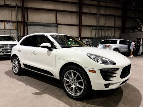 Used 2017 Porsche Macan S AWD/4WD image 2
