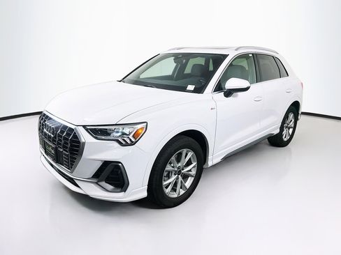 Used 2023 Audi Q3 2.0T Premium w/ Convenience Package AWD/4WD image 3