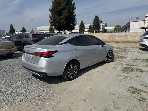 Used 2024 Nissan Versa SV image 3