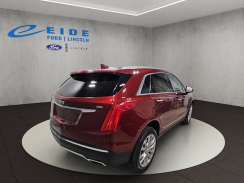 Used 2017 Cadillac XT5 Platinum w/ Driver Assist Package AWD/4WD image 10
