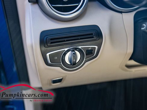 Used 2022 Mercedes-Benz GLC 300 4MATIC w/ Premium Package Lite image 28