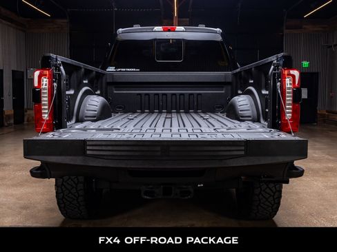 Used 2024 Ford F350 Lariat w/ Lariat Ultimate Package AWD/4WD image 9