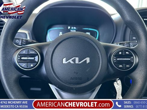 Used 2025 Kia Soul LX FWD image 29