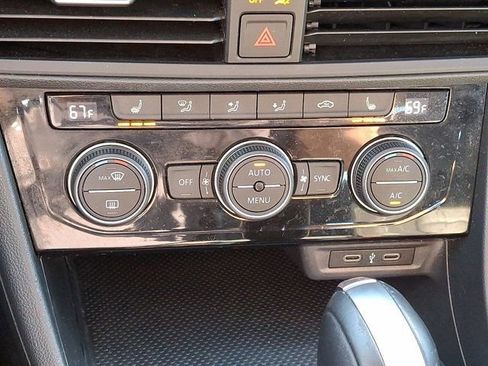 Used 2021 Volkswagen Jetta SE image 21